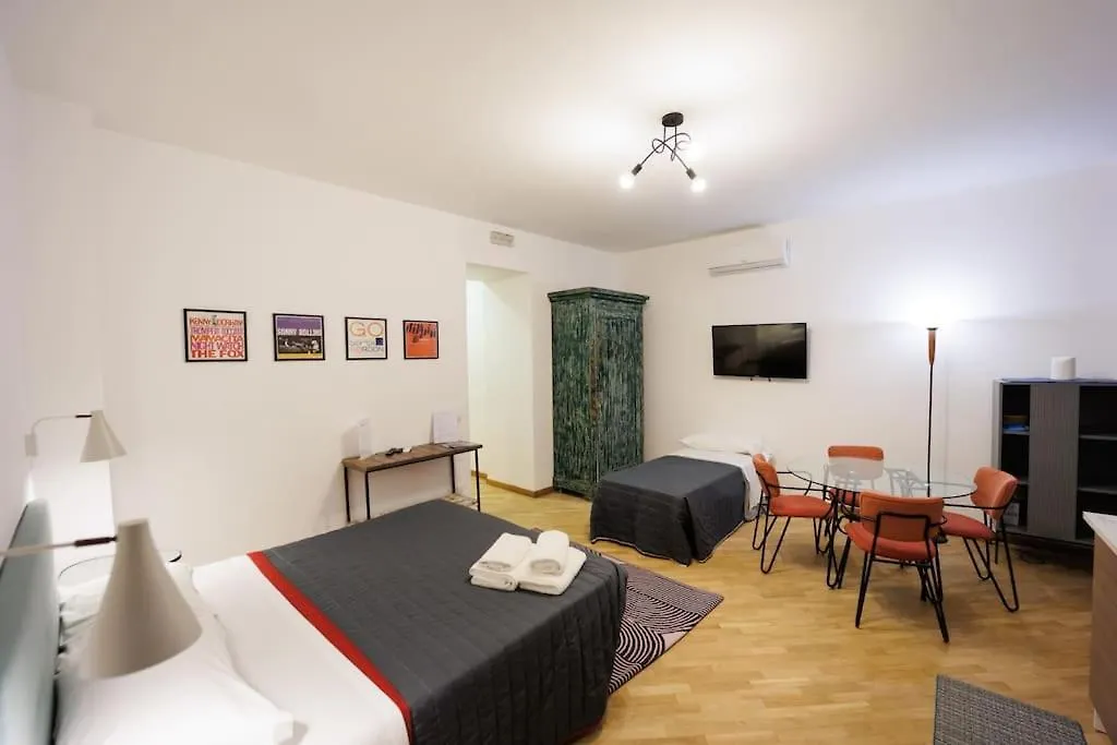Apartment Dante Apartament For Group And Family By Houseinnaples