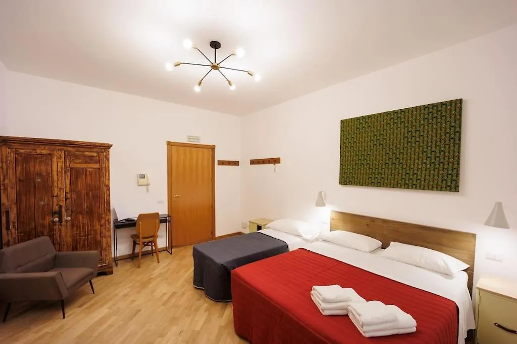Dante Apartament For Group And Family By Houseinnaples Italy