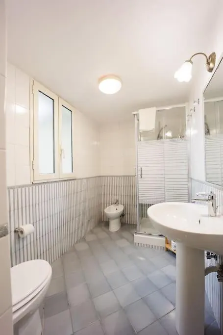 Apartment Dante Apartament For Group And Family By Houseinnaples Italy