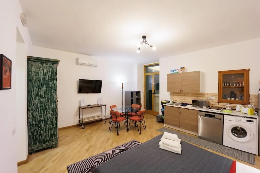 Dante Apartament For Group And Family By Houseinnaples 0*, Naples