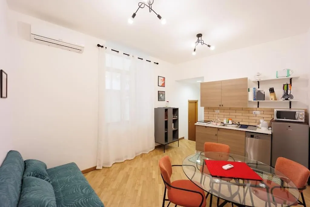 Dante Apartament For Group And Family By Housein나폴리 아파트