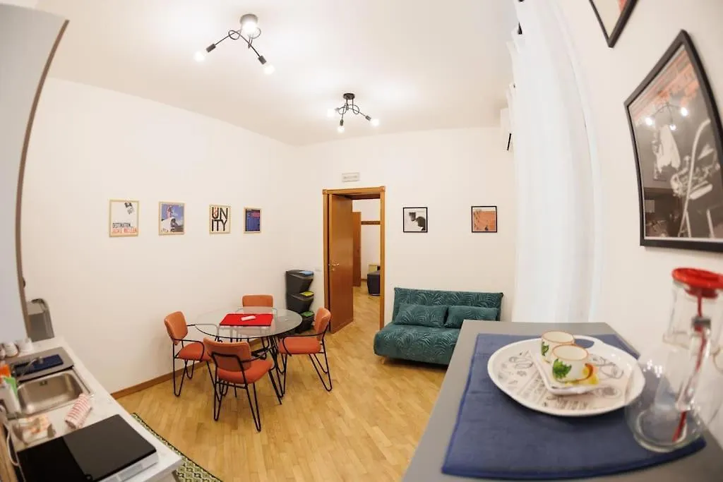 Dante Apartament For Group And Family By Houseinnaples Italy