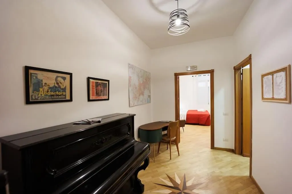 Apartment Dante Apartament For Group And Family By Houseinnaples Italy