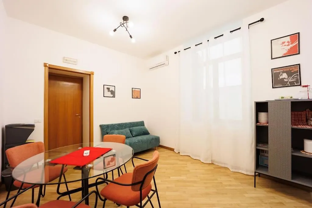 Dante Apartament For Group And Family By Houseinnaples Italy