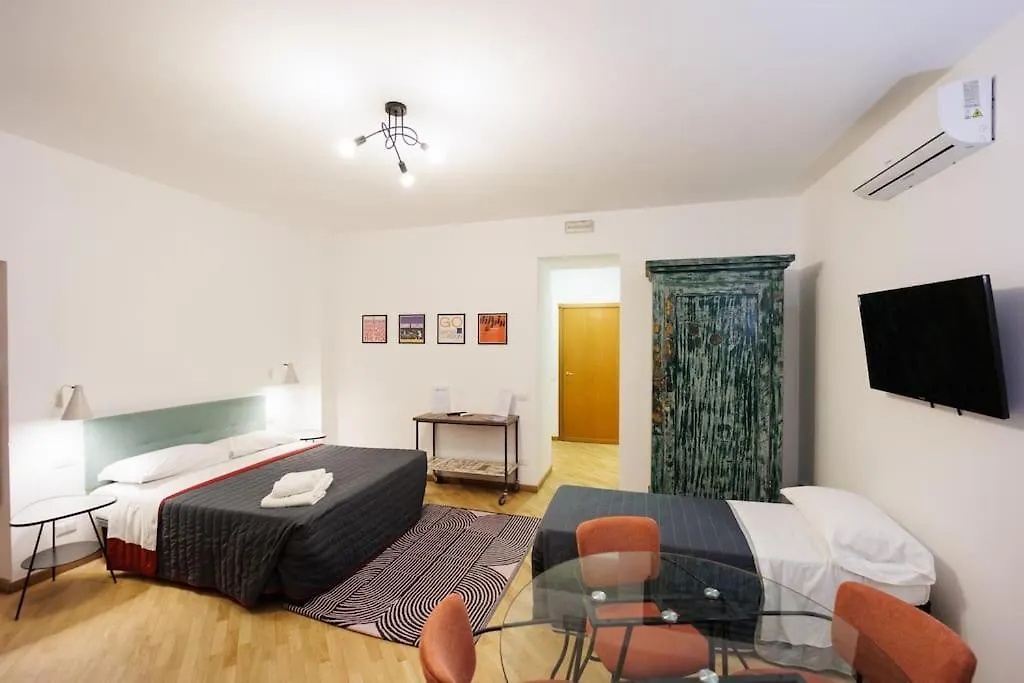 Dante Apartament For Group And Family By Housein나폴리 아파트