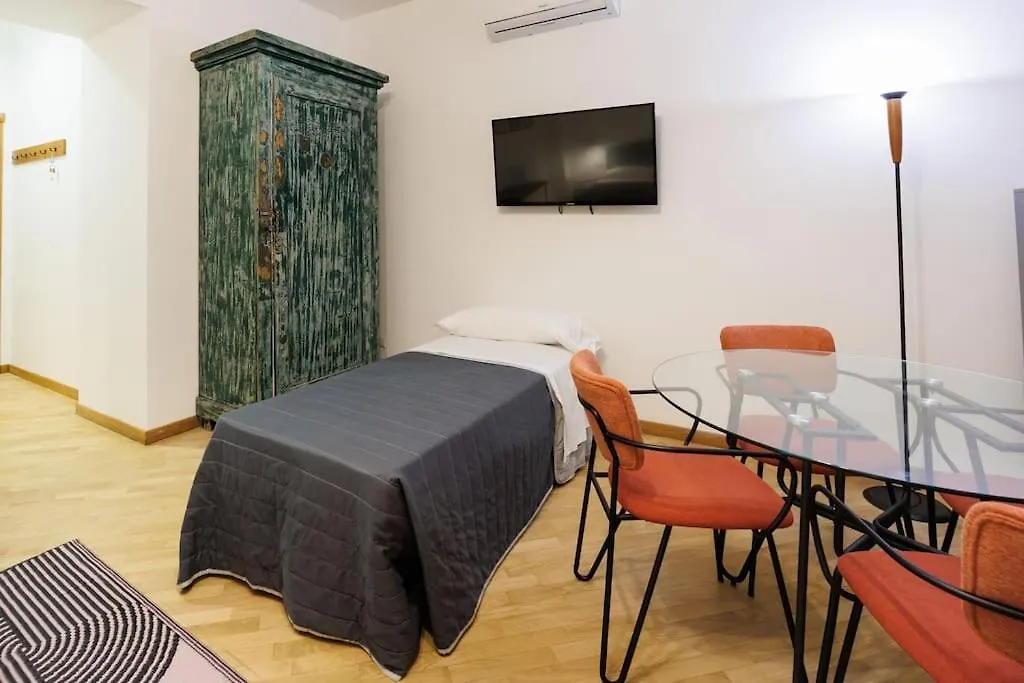 Dante Apartament For Group And Family By HouseinNeapel 0*, Neapel Italien